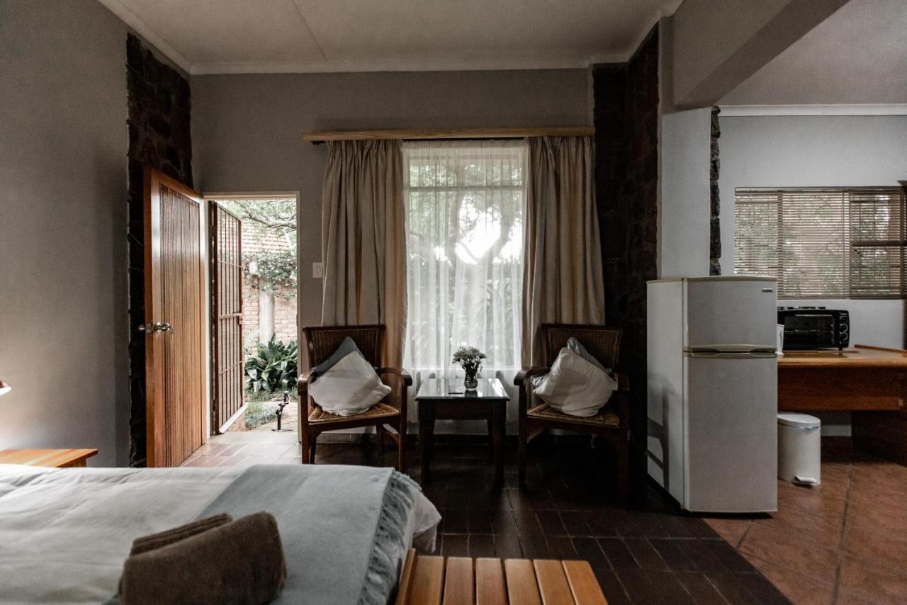 Selati 103 Guest Cottages มาเลเลน ภายนอก รูปภาพ