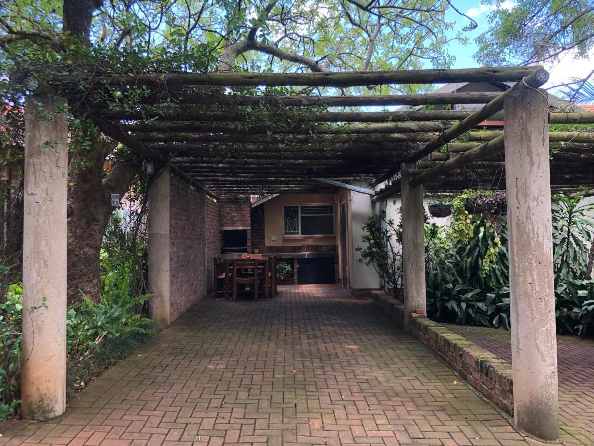 Selati 103 Guest Cottages มาเลเลน ภายนอก รูปภาพ